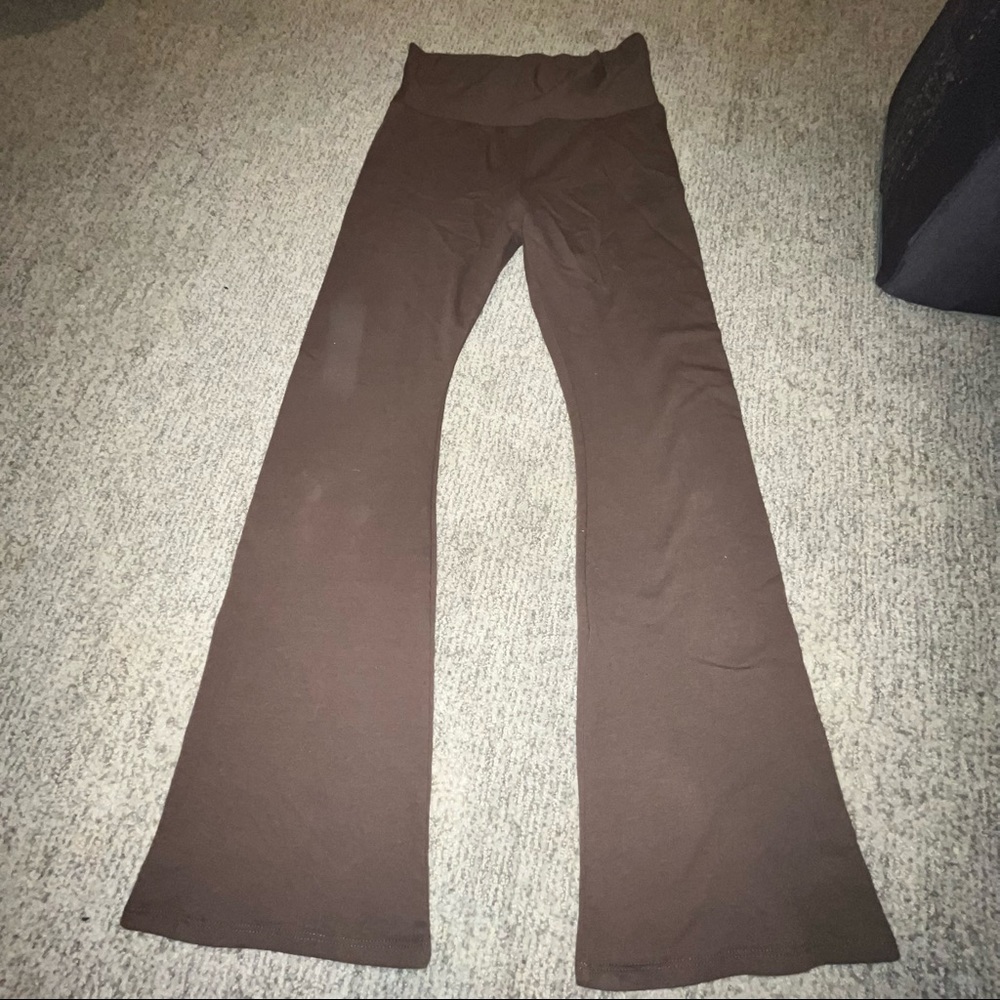 brown flare yoga pants from target / wild fable